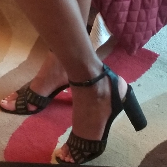 Shoes - Picture 2 of 6